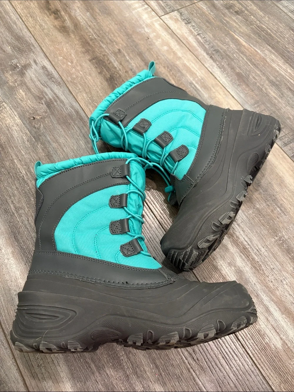 The North Face Alpenglow IV boots size 4
